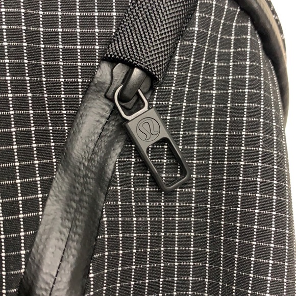 Lululemon More Miles Active Backpack NWT Black - Picture 10 of 16